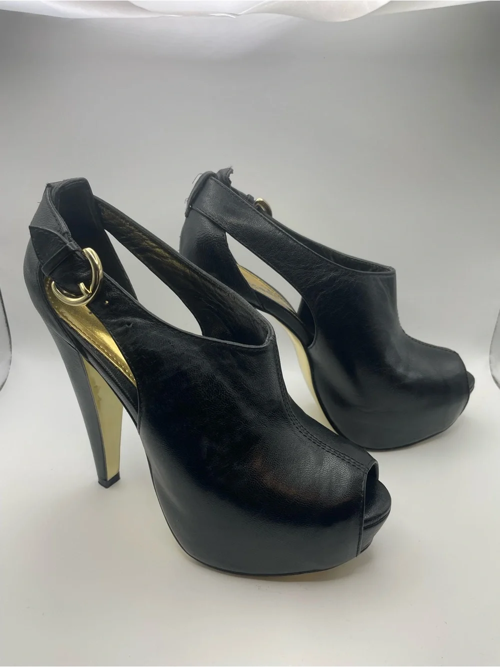 Façade Black Booties size 5.5